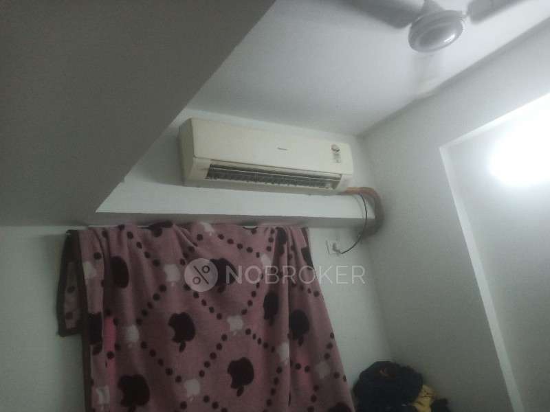 1 BHK Flat In Mhada Building  for Rent  In Goregaon West