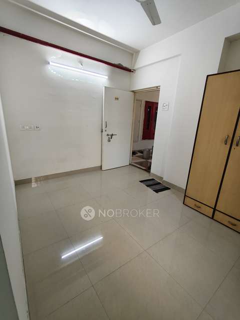 1 BHK Flat In Mhada Building  for Rent  In Goregaon West