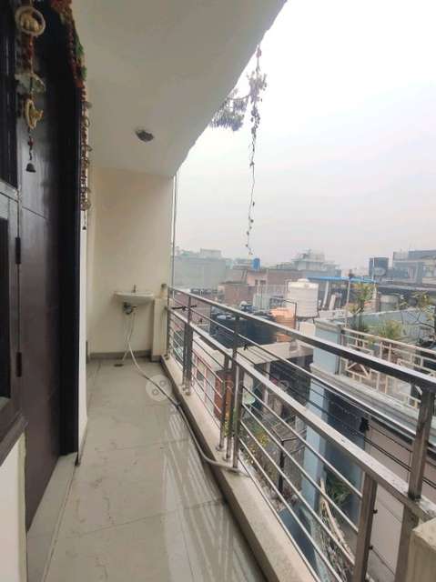 3 BHK Flat In Standalone Building  For Sale  In Kalkaji