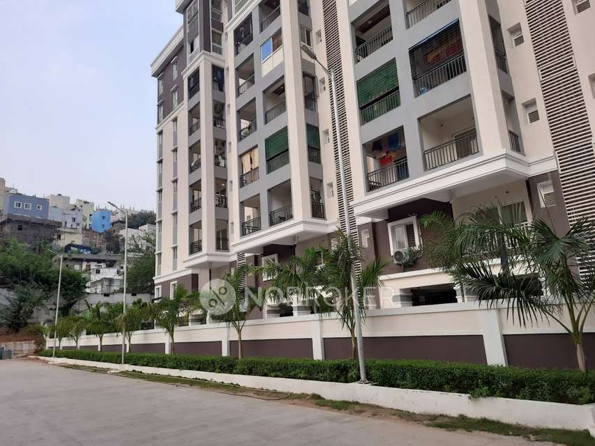 2 BHK Flat In Reliance  For Sale  In Toli Chowki