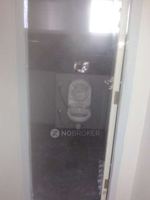 2 BHK Flat In Reliance  For Sale  In Toli Chowki