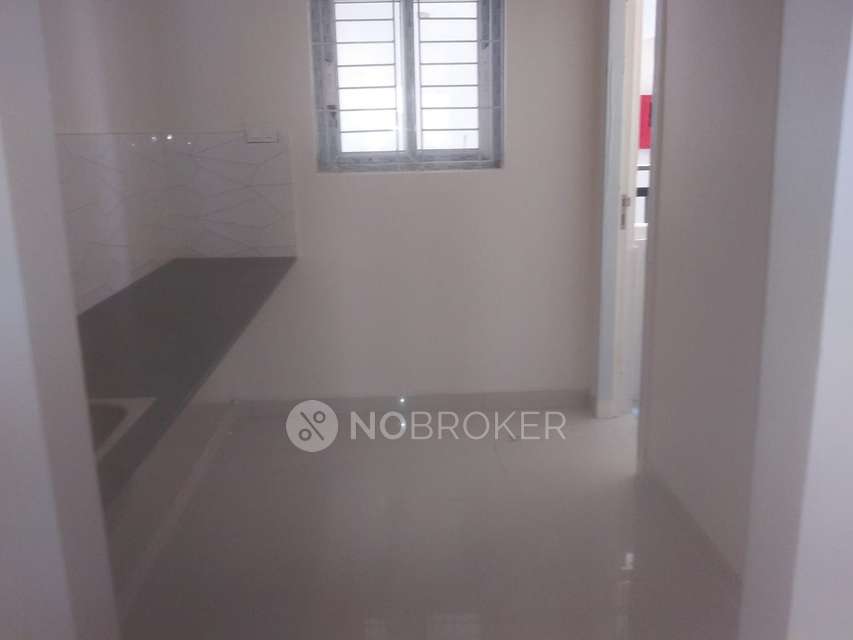 2 BHK Flat In Reliance  For Sale  In Toli Chowki