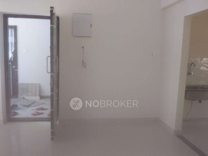 2 BHK Flat In Reliance  For Sale  In Toli Chowki