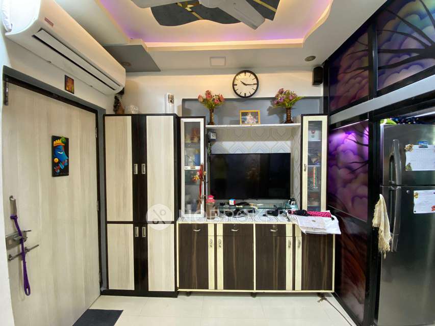 1 RK Flat In Ganesh Krupa Building For Sale  In Prabhadevi