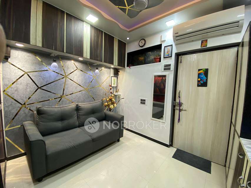 1 RK Flat In Ganesh Krupa Building For Sale  In Prabhadevi