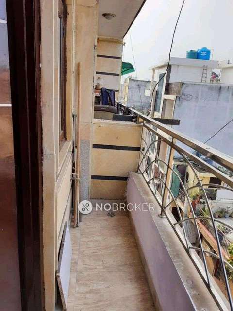 2 BHK Flat In B-7 Mansaram Park For Sale  In Uttam Nagar