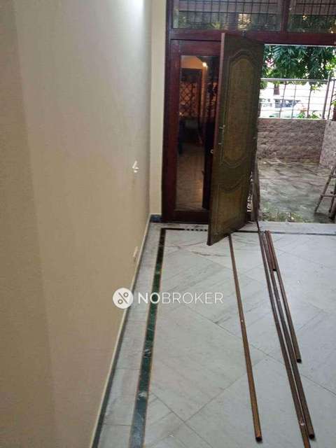 4 BHK Flat In Uppal Southend For Sale  In Sector 69