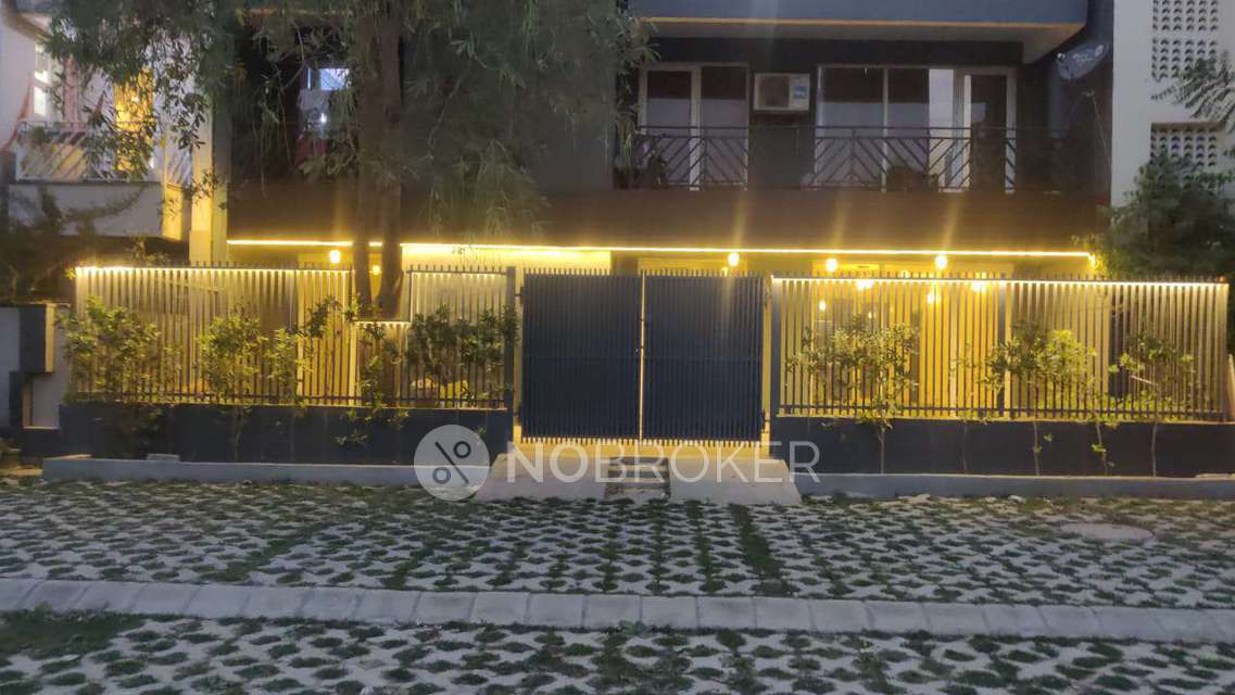 4 BHK House For Sale  In Sector 81