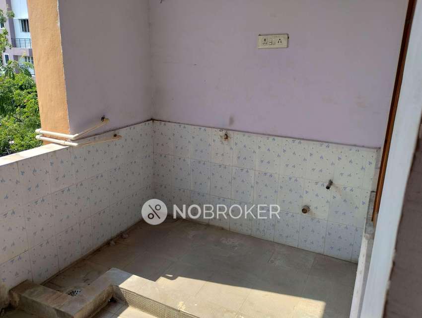 3 BHK Flat In Sai Sreenvasam , Huda Trade Center, Lingampally For Sale  In Rytu Bazaar