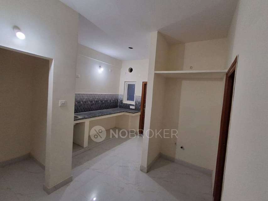 2 BHK Flat In Saraswathi  Heights     For Sale  In Kondapur