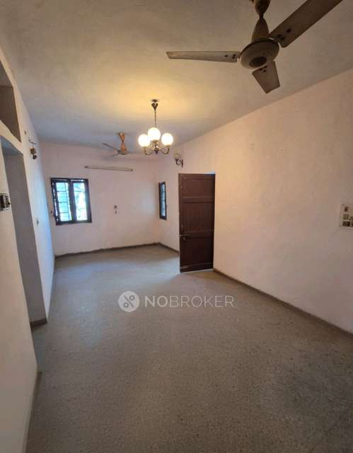 3 BHK Flat In J Block, Mig Flats, Ashok Vihar For Sale  In J18, J Block, Police Colony, Pocket J, Phase 1, Ashok Vihar, New Delhi, Delhi, 110052, India