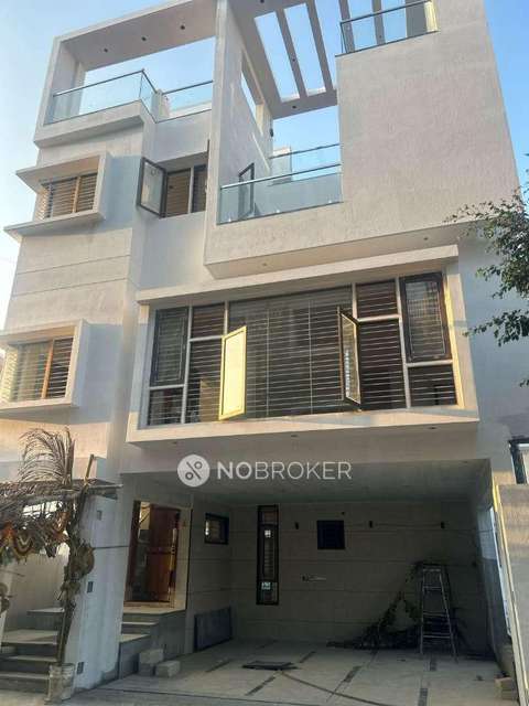 4+ BHK House For Sale  In Virupakshapura
