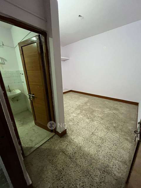 2 BHK Flat In Green Gate Apartment For Sale  In Himayath Nagar