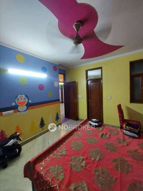 3 BHK Flat For Sale  In Azadpur