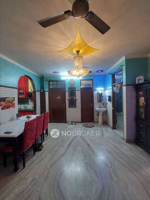 3 BHK Flat For Sale  In Azadpur