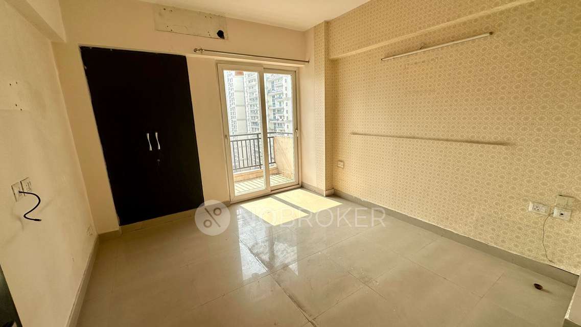 3 BHK Flat In Sethi Max Royal For Sale  In  Sector 76
