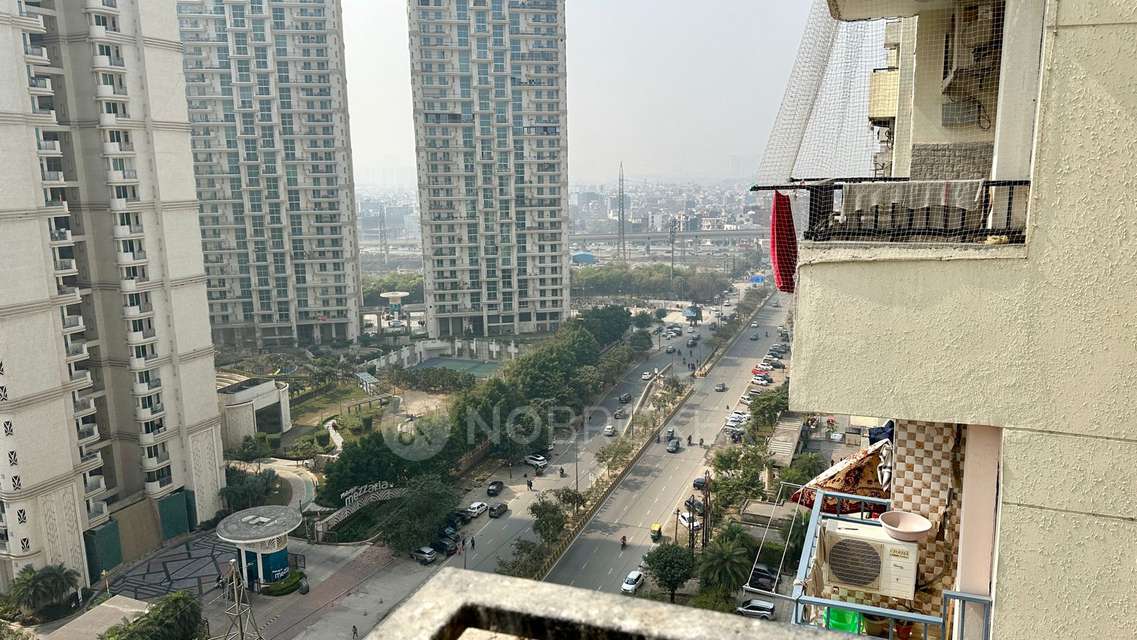 3 BHK Flat In Sethi Max Royal For Sale  In  Sector 76