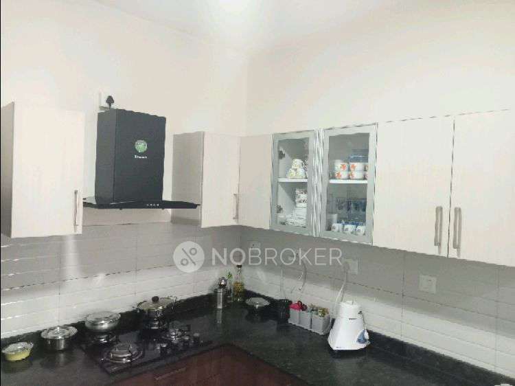 2 BHK Flat In Vaishnavi Oasis For Sale  In Jp Nagar 