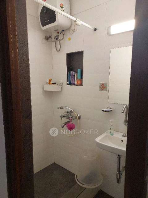 2 BHK Flat For Sale  In Vile Parle East