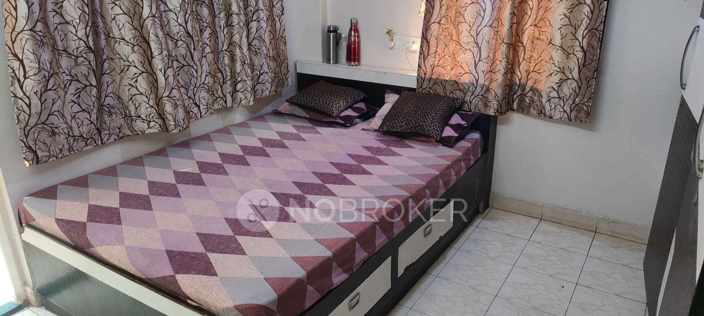 Single Room for Male In 2 BHK  In Swapnapurti Phase 1 In Pimpri-chinchwad,