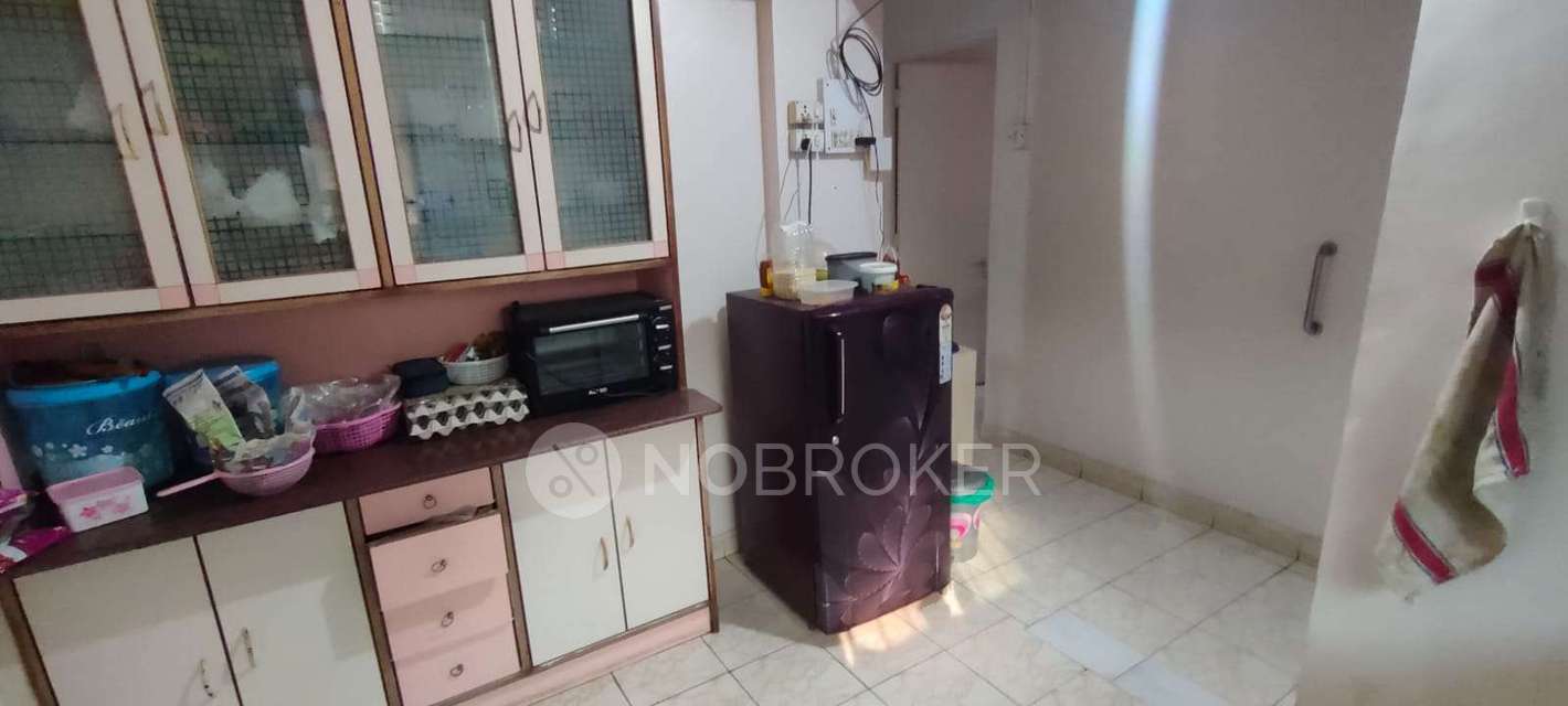 Single Room for Male In 2 BHK  In Swapnapurti Phase 1 In Pimpri-chinchwad,