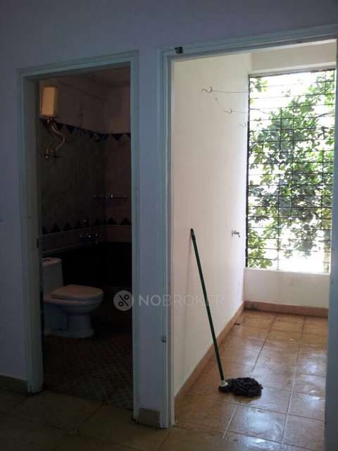 2 BHK Flat In Arya Krishna Apartment, Kodigehalli For Sale  In Kodigehalli