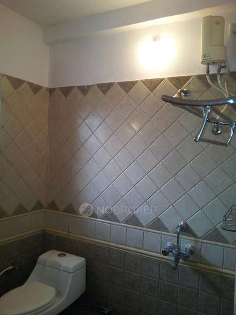 2 BHK Flat In Arya Krishna Apartment, Kodigehalli For Sale  In Kodigehalli