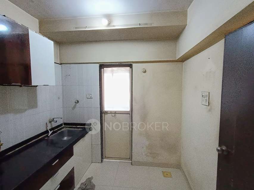 2 BHK Flat In Bhoomi Legend For Sale  In Kandivali East