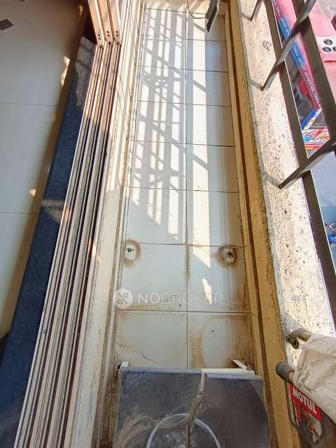 2 BHK Flat In Bhoomi Legend For Sale  In Kandivali East