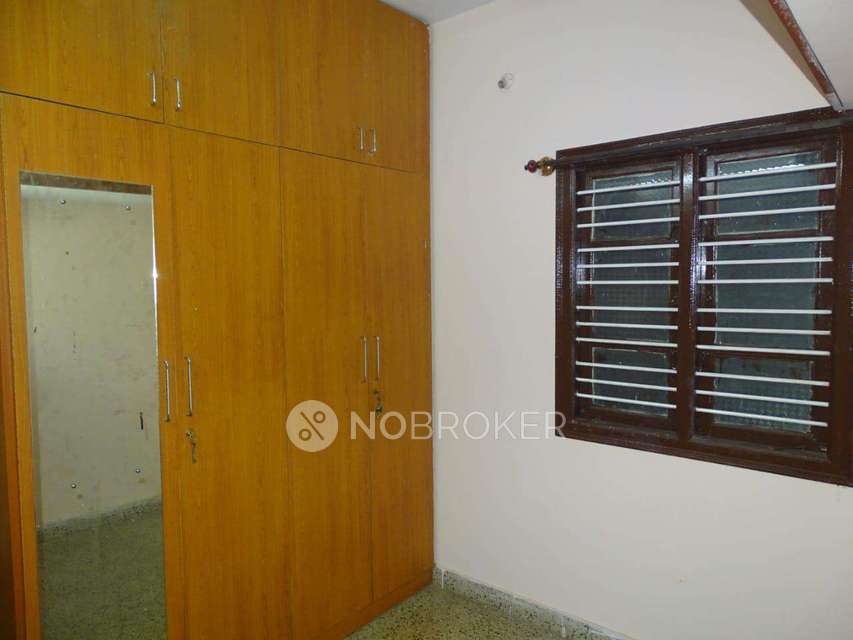 2 BHK Flat In Standalone Building  for Rent  In Benson Town