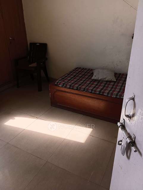Shared Room for Male In 2 BHK  In Dhanya Niketan, Up Residents Society In Sector 42