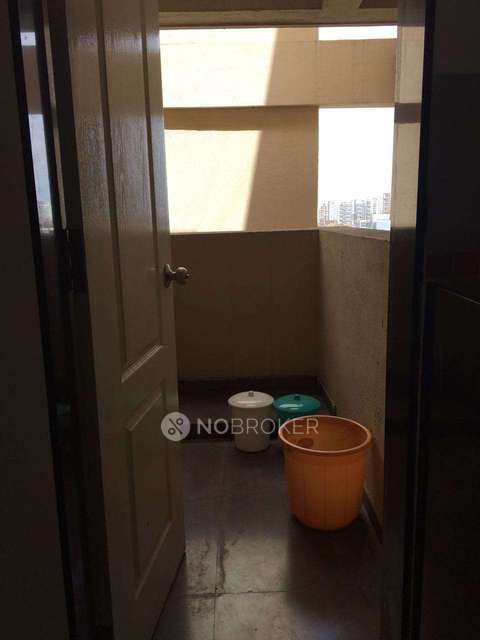 2 BHK Flat In Gulmohar Gold Coast For Sale  In Rajaram Patil Nagar