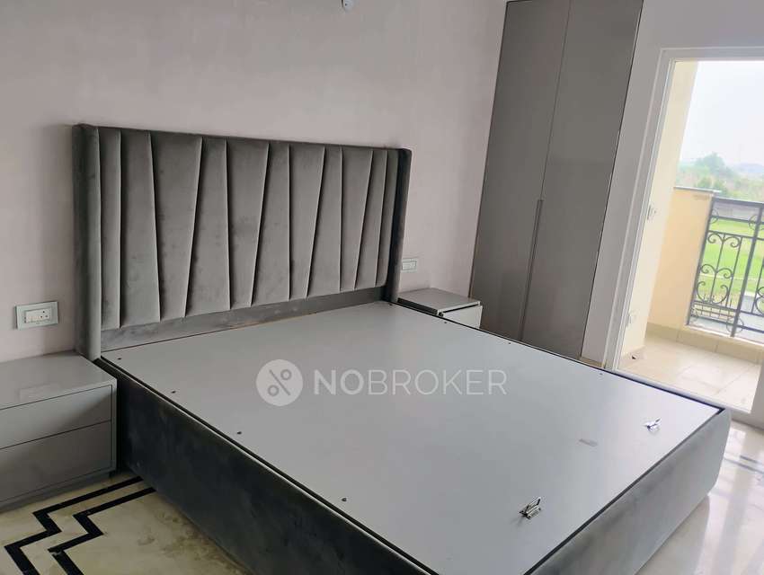 4 BHK Flat In Speedway Avenue For Sale  In Yamuna Expressway