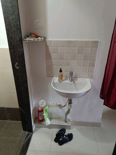 1 BHK Flat In Pari Towers Narhe for Rent  In Shree Control Chowk