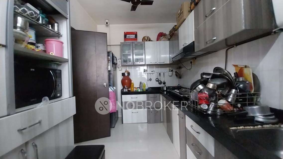 2 BHK Flat In Bhoomi Legend For Sale  In Kandivali East