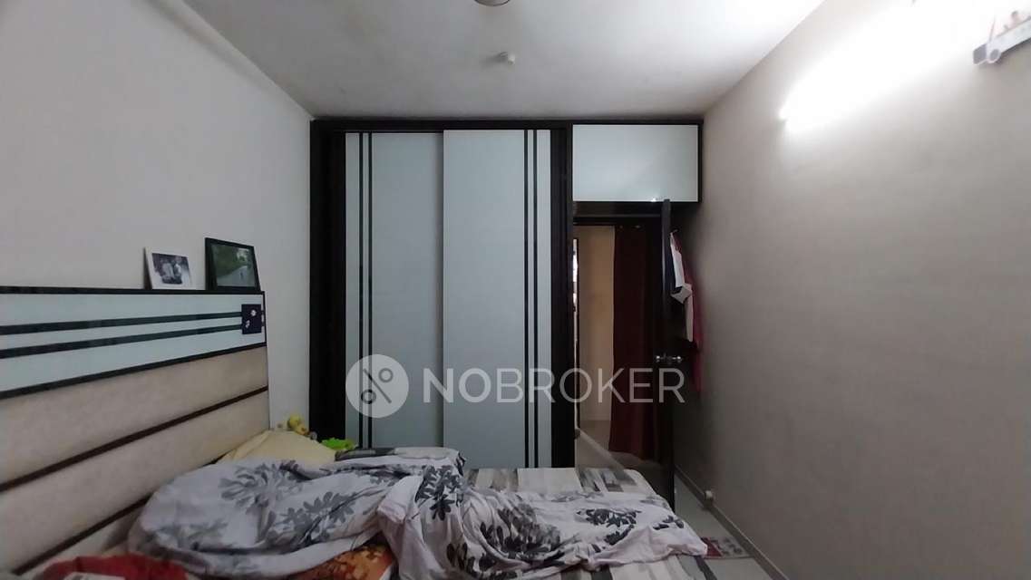 2 BHK Flat In Bhoomi Legend For Sale  In Kandivali East