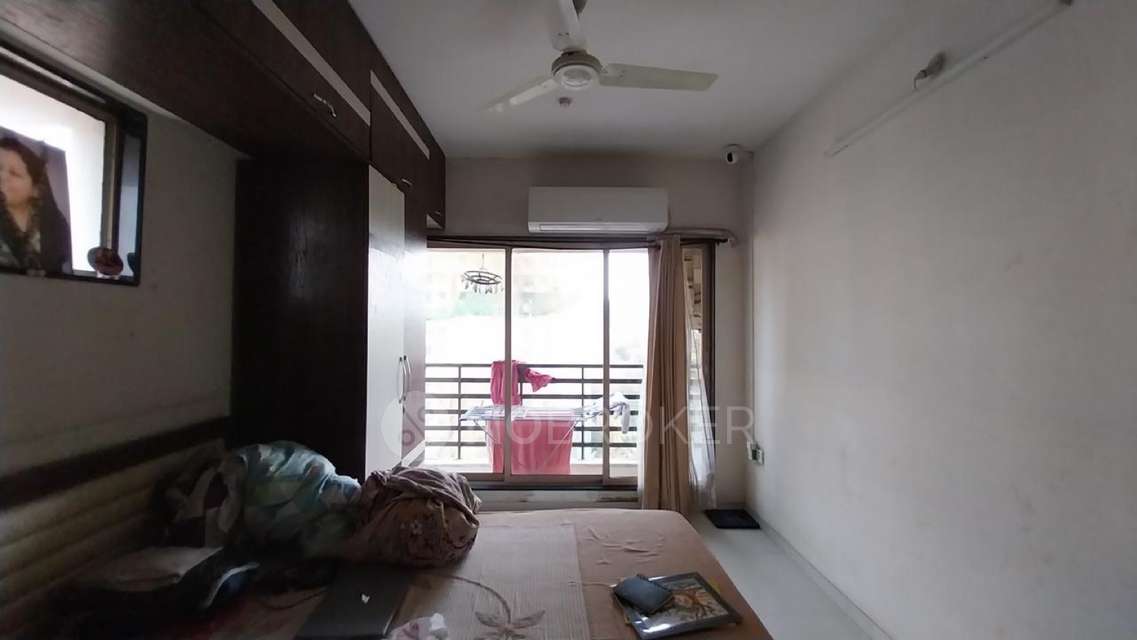 2 BHK Flat In Bhoomi Legend For Sale  In Kandivali East