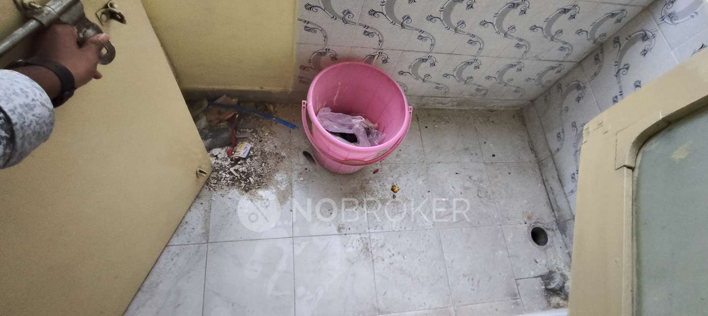 2 BHK Flat In Sri Sai Sadan Apartments, Madhura Nagar For Sale  In Ameerpet