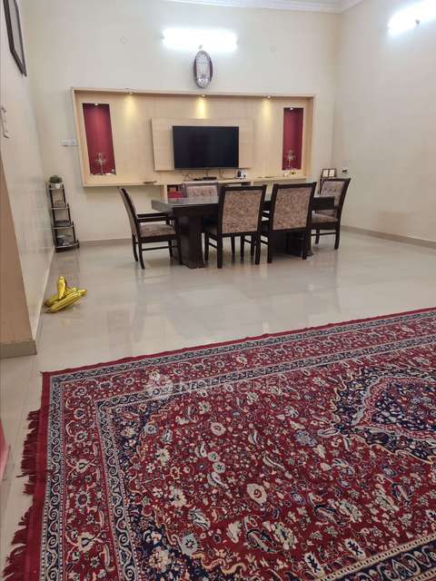 4 BHK Flat For Sale  In Bahadurpura