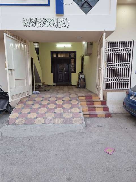 4 BHK Flat For Sale  In Bahadurpura