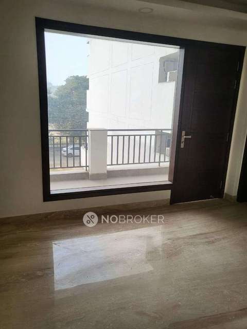 4 BHK Flat In Standalone Buiding  For Sale  In Sector 57
