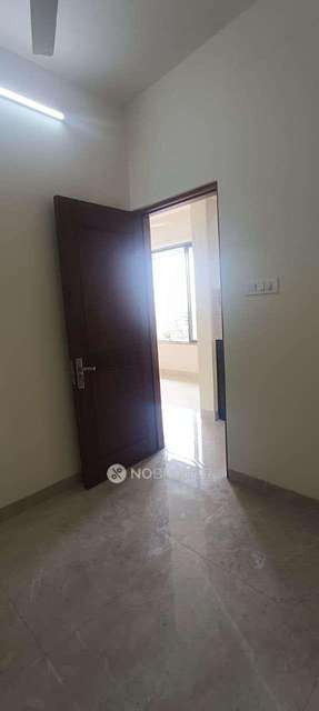 1 BHK Flat In Roha Satsang Bharti For Sale  In Malad East