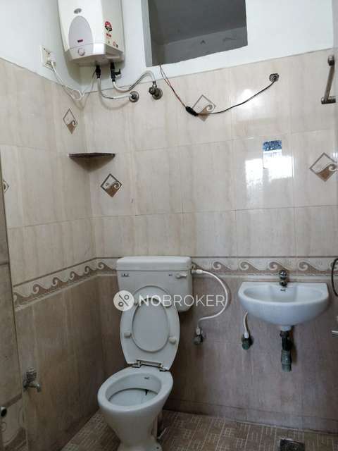 2 BHK Flat In Loyal Nest For Sale  In Thoraipakkam