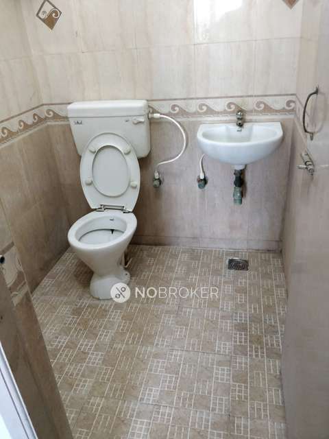 2 BHK Flat In Loyal Nest For Sale  In Thoraipakkam