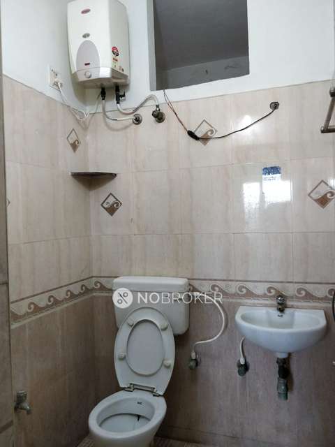 2 BHK Flat In Loyal Nest For Sale  In Thoraipakkam