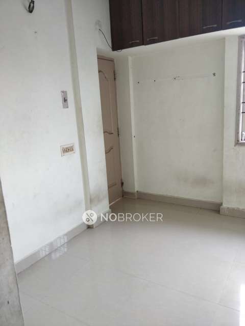 2 BHK Flat In Loyal Nest For Sale  In Thoraipakkam