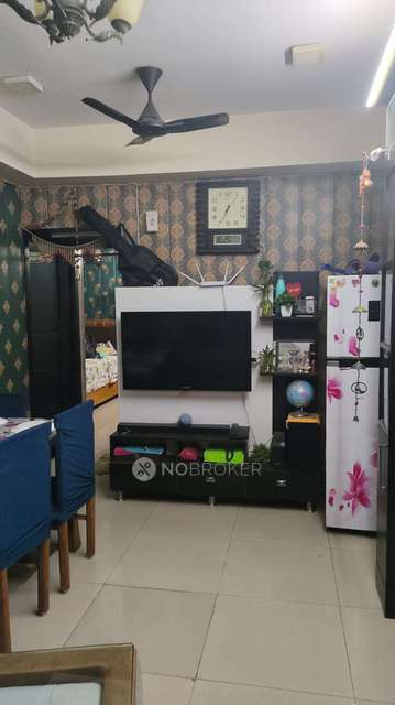 2 BHK Flat In Panchsheel Greens Ii for Rent  In Panchsheel Green