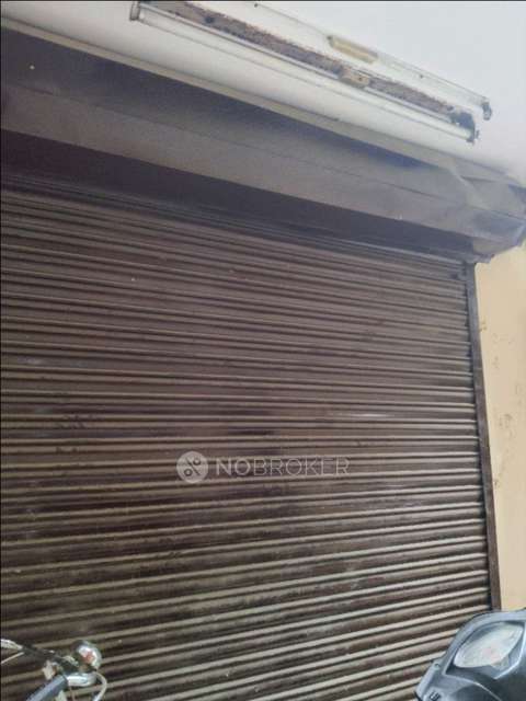 Shop in Laxmi Nagar, Delhi for sale 