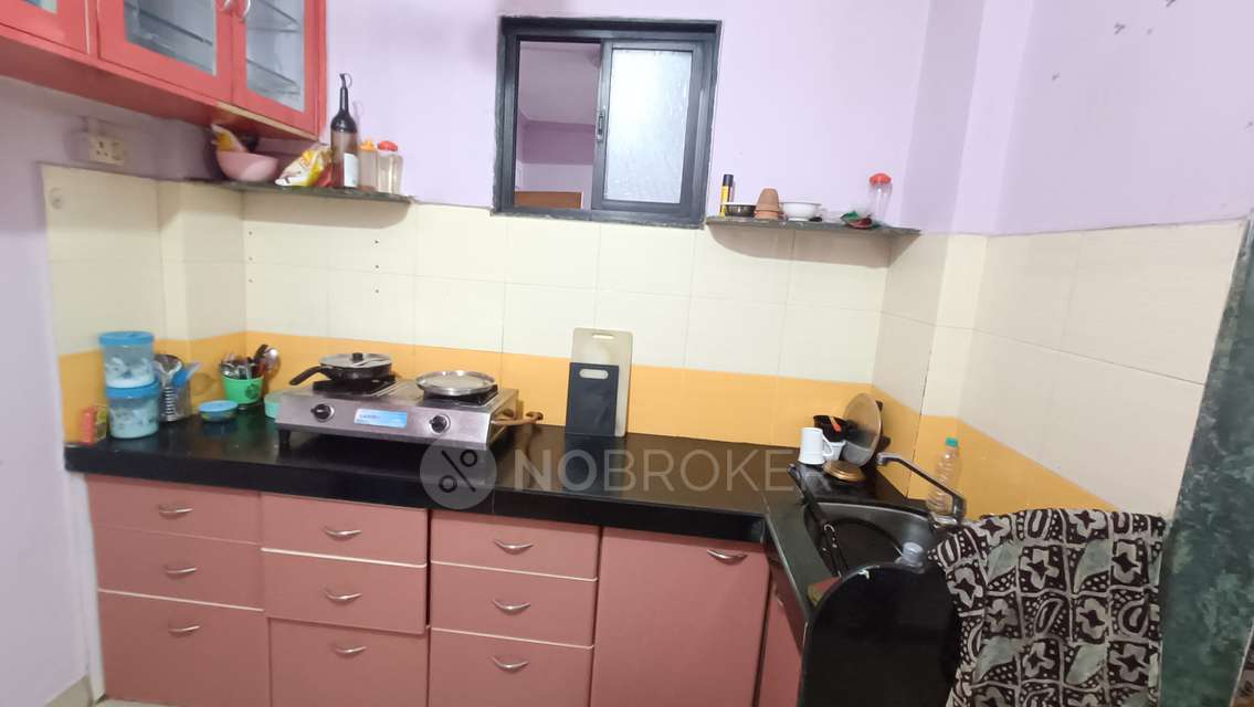 2 BHK Flat In Shanti Chs For Sale  In Thane West