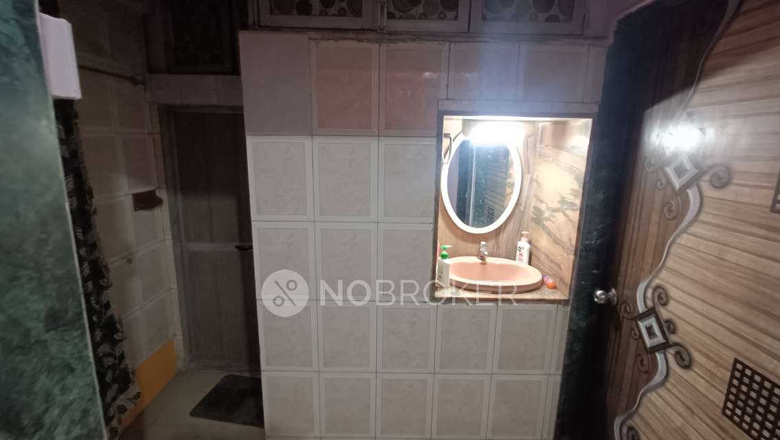 2 BHK Flat In Shanti Chs For Sale  In Thane West